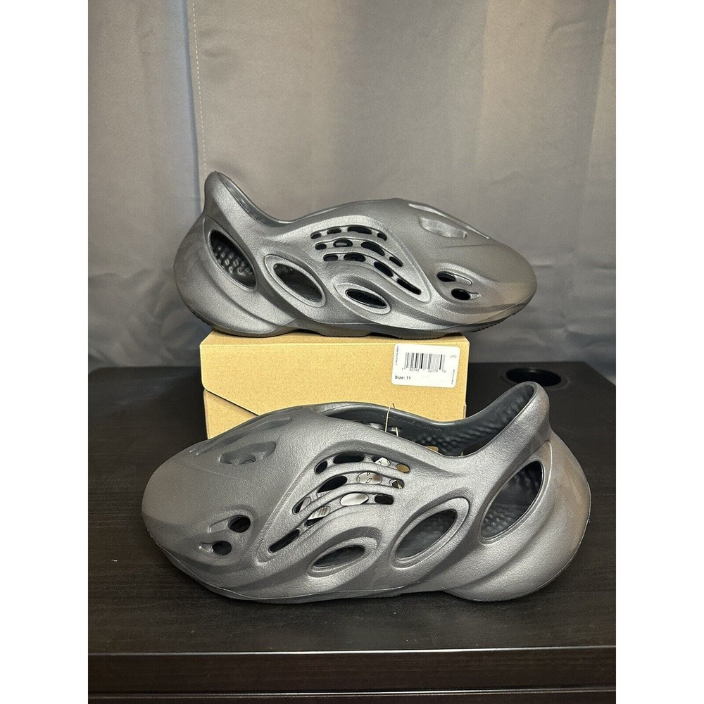 Adidas Yeezy Foam Runner RNNR - Onyx (HP8739) Size 11 Brand New- Ship Fast!